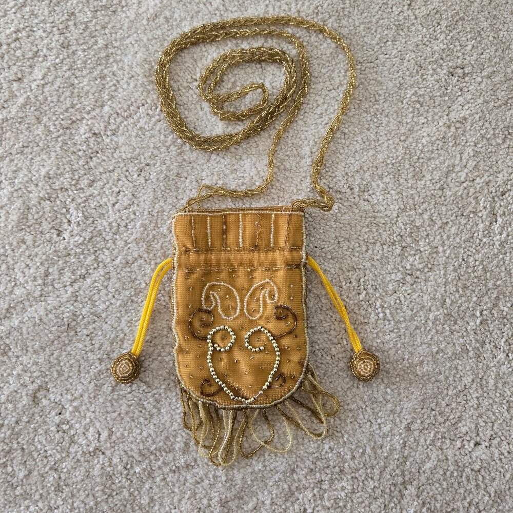 Small gold hand embroidered beaded purse for garden party - Picture 7 of 14